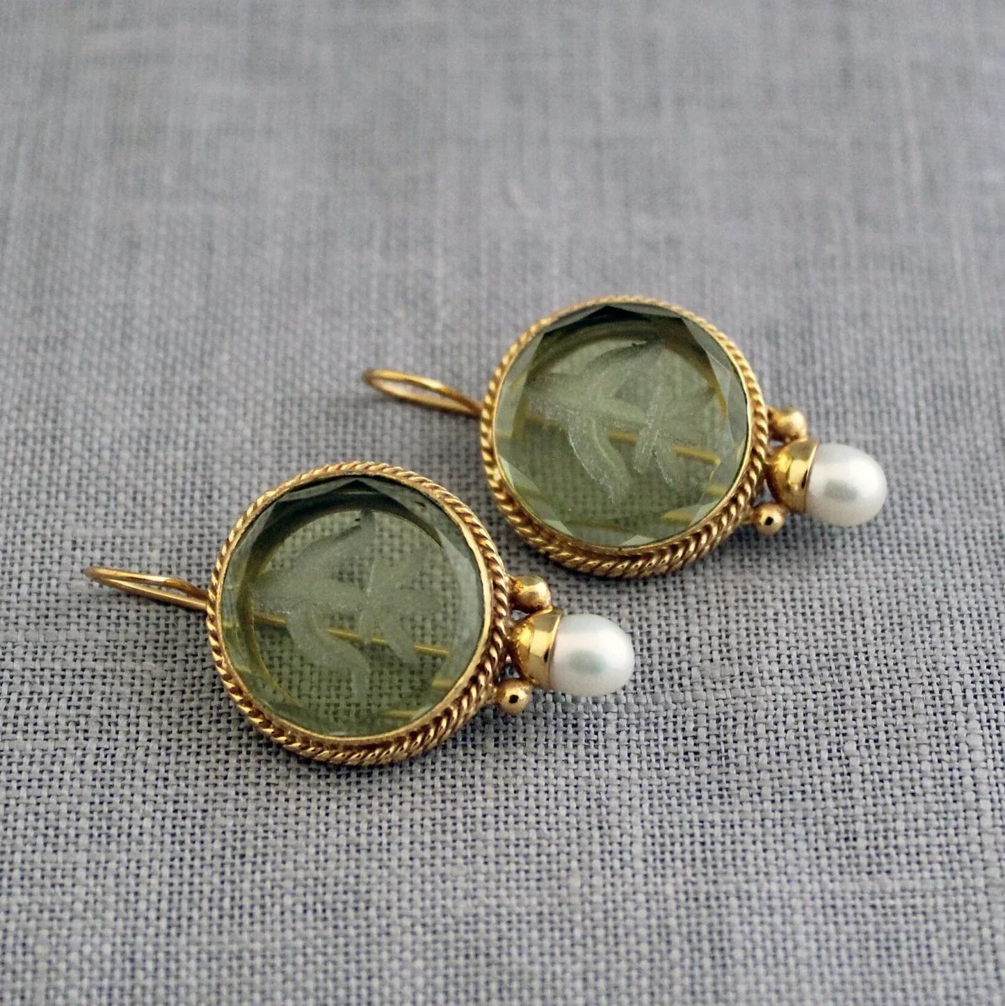 Penelope Vintage earrings with green stone and pearl | Last day 80% discount!