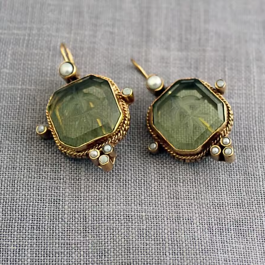Maeble Vintage earrings with green stone and pearl | Last day 80% discount!