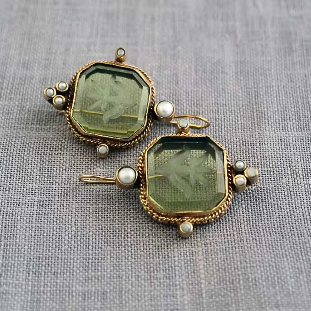 Maeble Vintage earrings with green stone and pearl | Last day 80% discount!