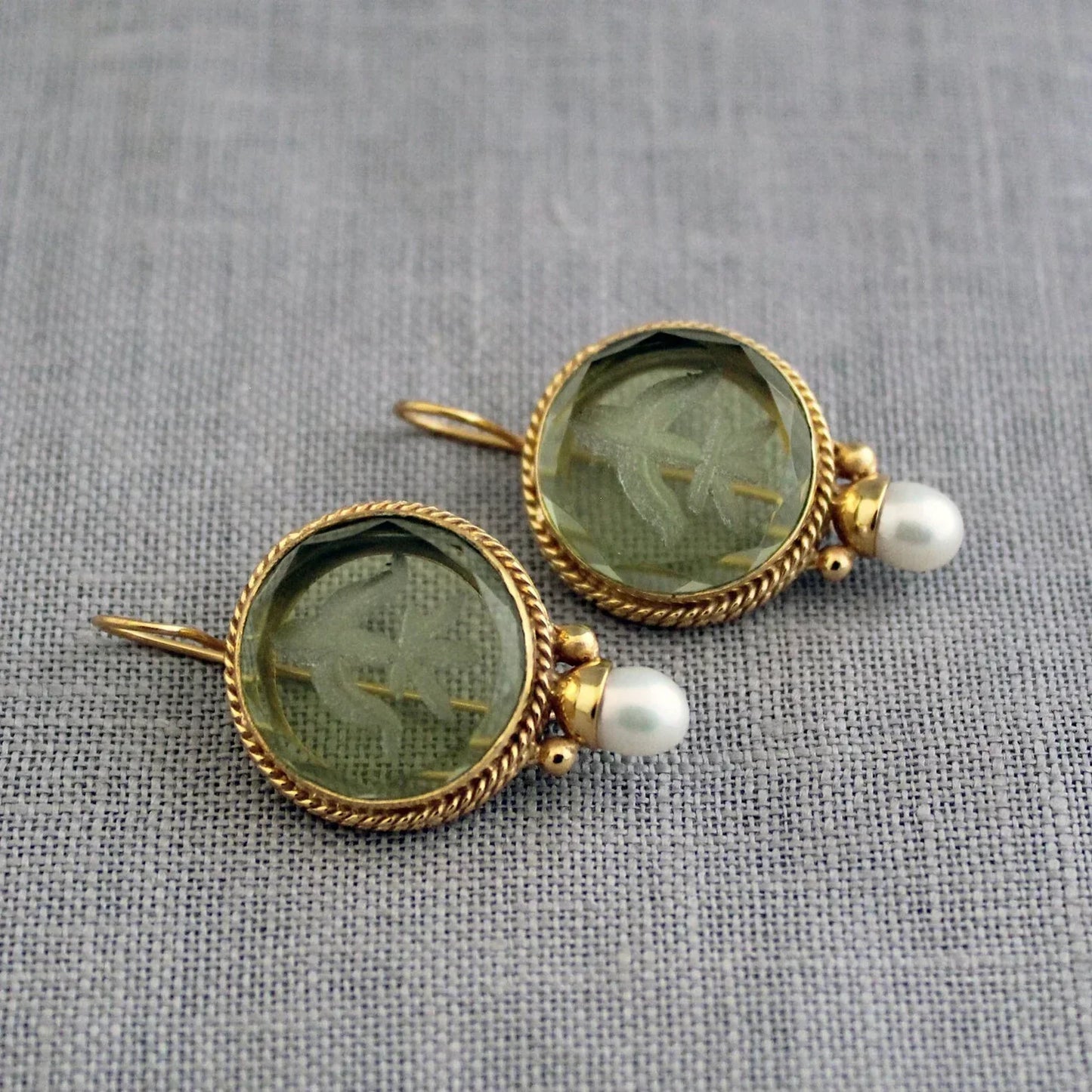 Penelope Vintage earrings with green stone and pearl | Last day 80% off!