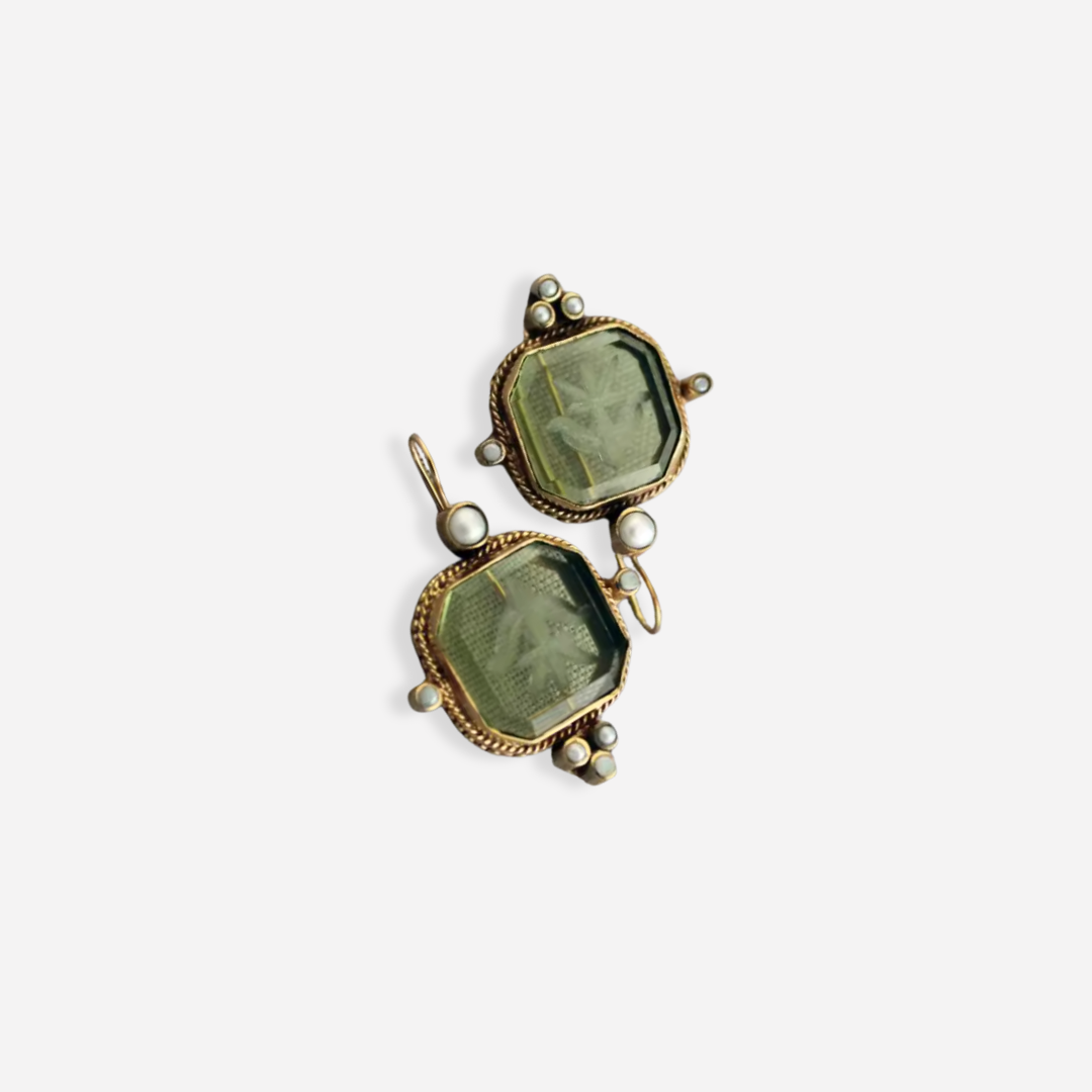 Maeble Vintage earrings with green stone and pearl | Last day 80% discount!