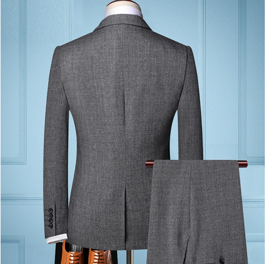 Wilson™ Elegant 3-Piece Suit Last day 80% off!